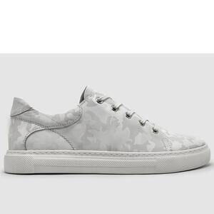 NEW KCR GROUP women's classic camo leather sneakers in white